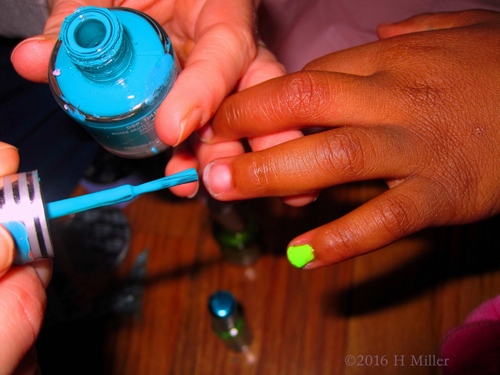 Bright Blue Mini Mani Polish Bright Blue Mini Mani Polish