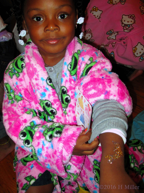 Glitter Temporary Tattoos At The Home Girls Spa Glitter Temporary Tattoos At The Home Girls Spa