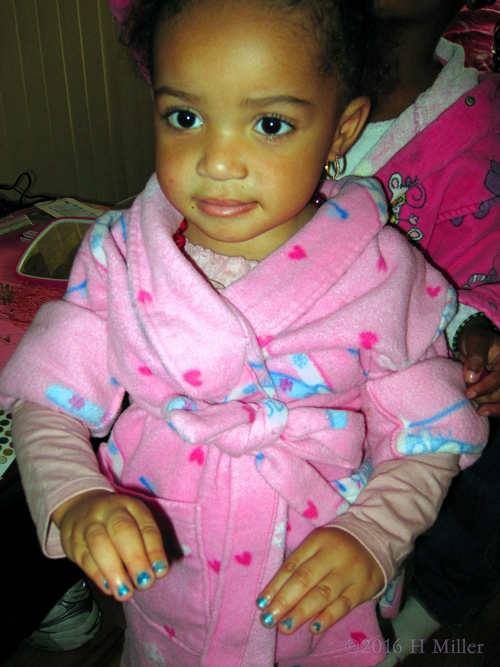 She Loves Her Mini Mani! She Loves Her Mini Mani!