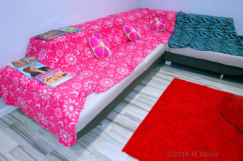 Cozy, Relaxing Kids Facials And Massage Station. Cozy, Relaxing Kids Facials And Massage Station.