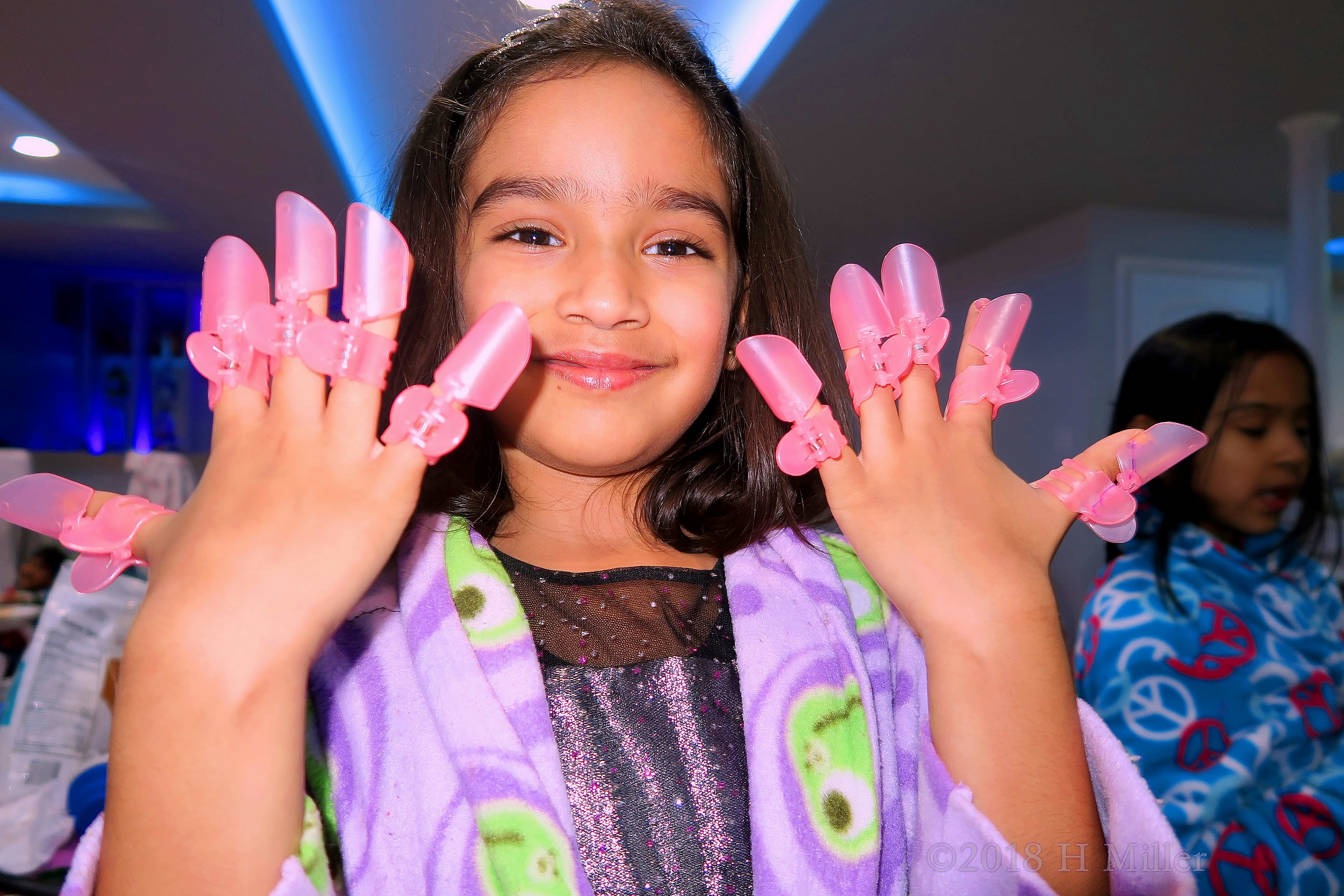 Covering Mini Mani Creation With Nail Protectors Covering Mini Mani Creation With Nail Protectors