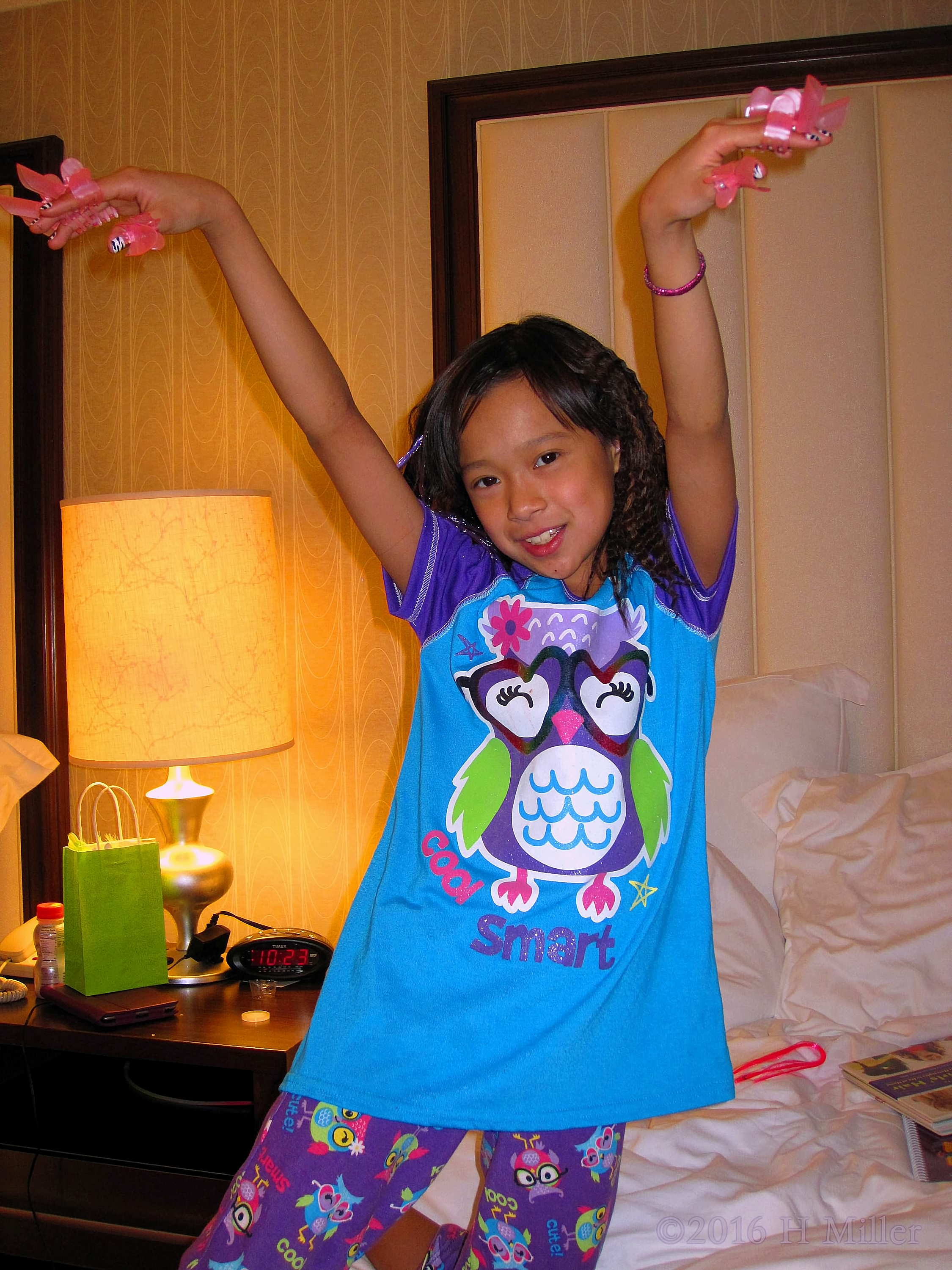 Mei Li With Manicure Clips On Her Manicure For Girls! Mei Li With Manicure Clips On Her Manicure For Girls!