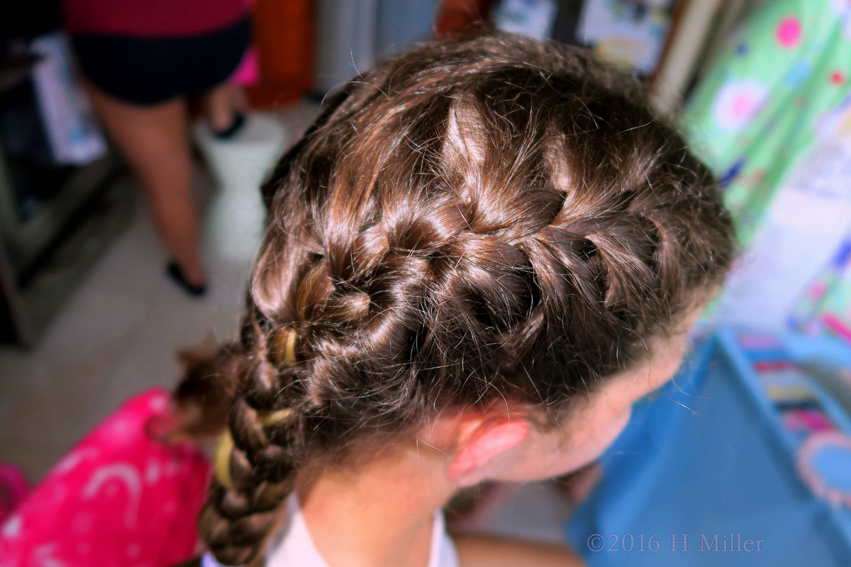 Kids French Braid Hairstyle. 