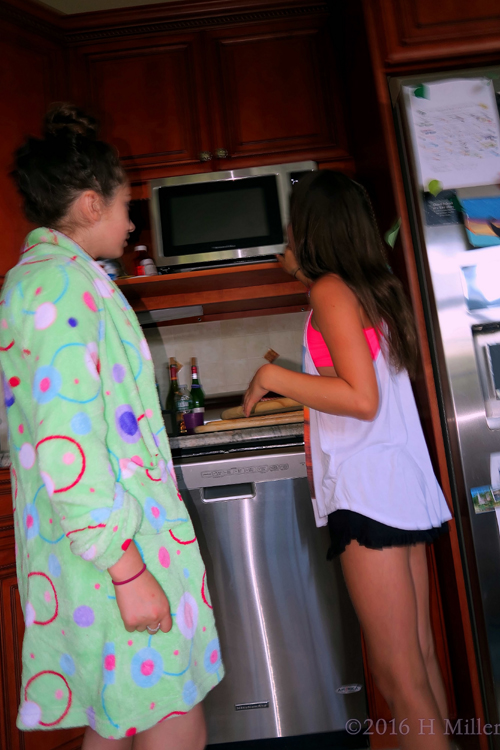 Hanging Out In The Kitchen Hanging Out In The Kitchen