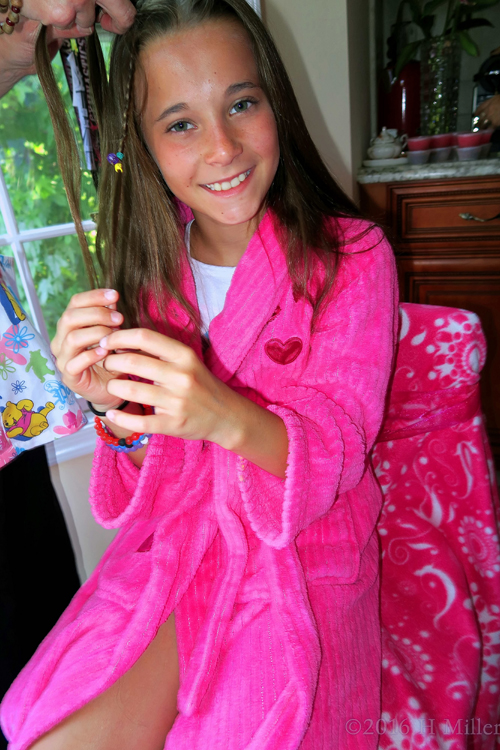 She Loves Getting Her Hair Done At The Spa! She Loves Getting Her Hair Done At The Spa!