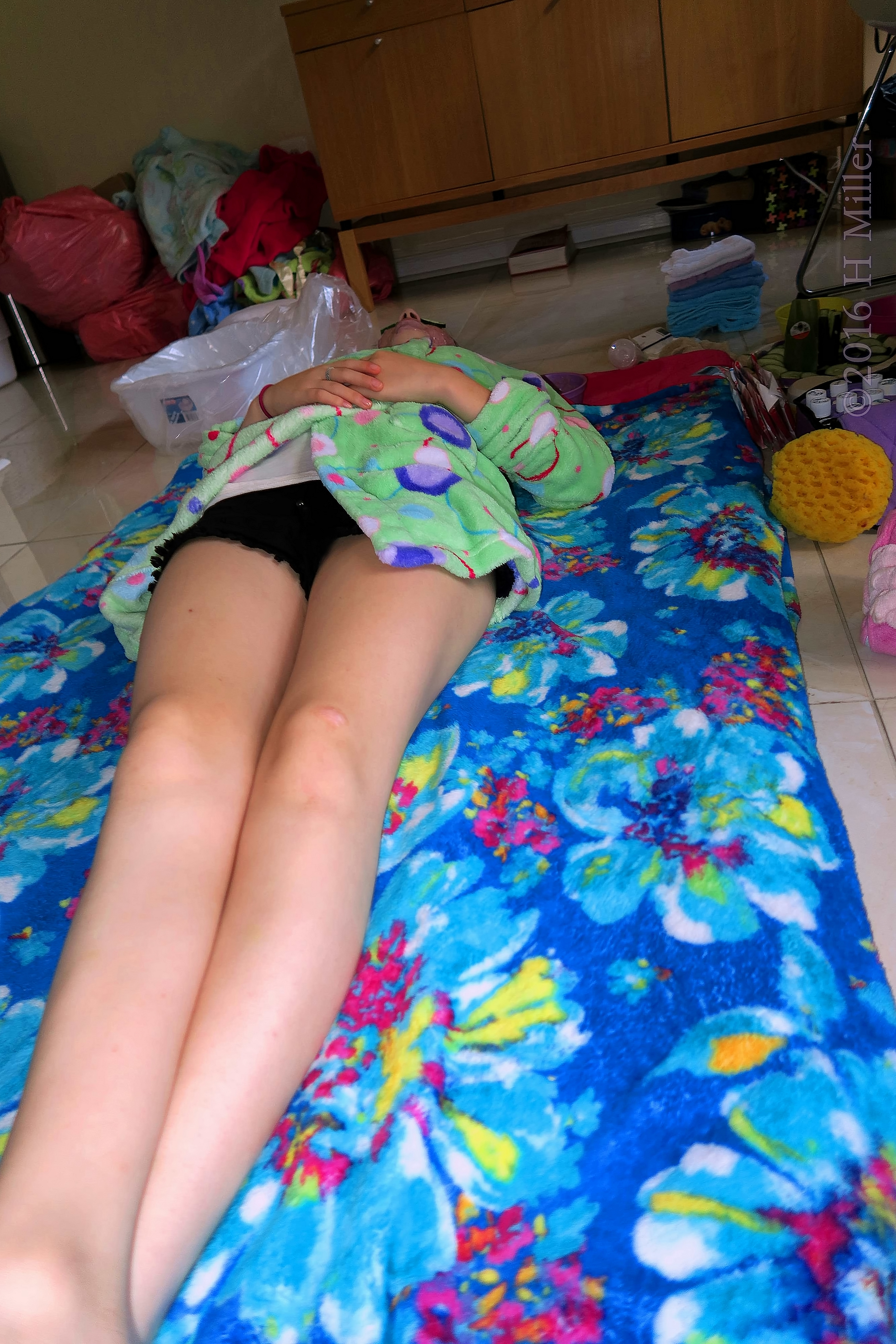 Relaxing During Homemade Facials Relaxing During Homemade Facials