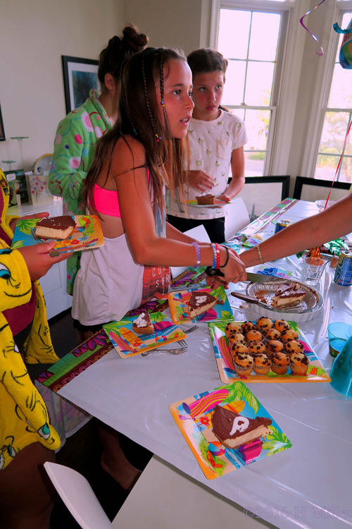 Everyone Gets A Slice! Everyone Gets A Slice!