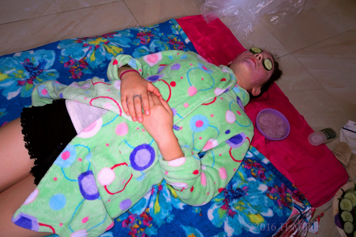 She's Very Relaxed In A Home Kids Spa Blueberry Facial She's Very Relaxed In A Home Kids Spa Blueberry Facial