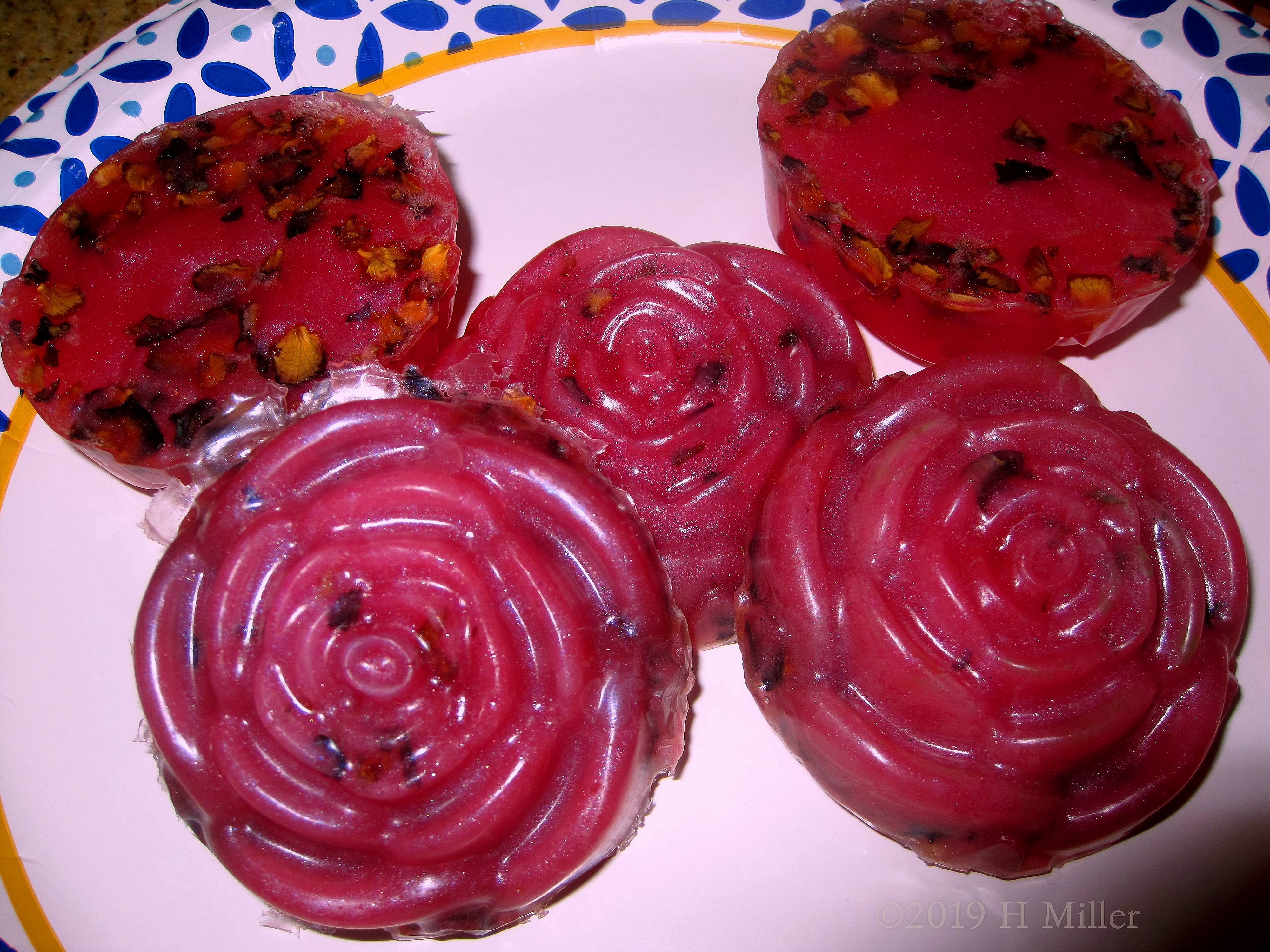 These Rose Shaped Soap Kids Crafts Are Super Cool! These Rose Shaped Soap Kids Crafts Are Super Cool!