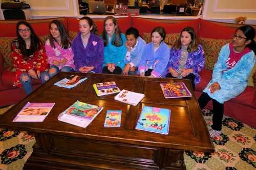 Listening Carefully As The Kids Spa Services Are Explained! Listening Carefully As The Kids Spa Services Are Explained!