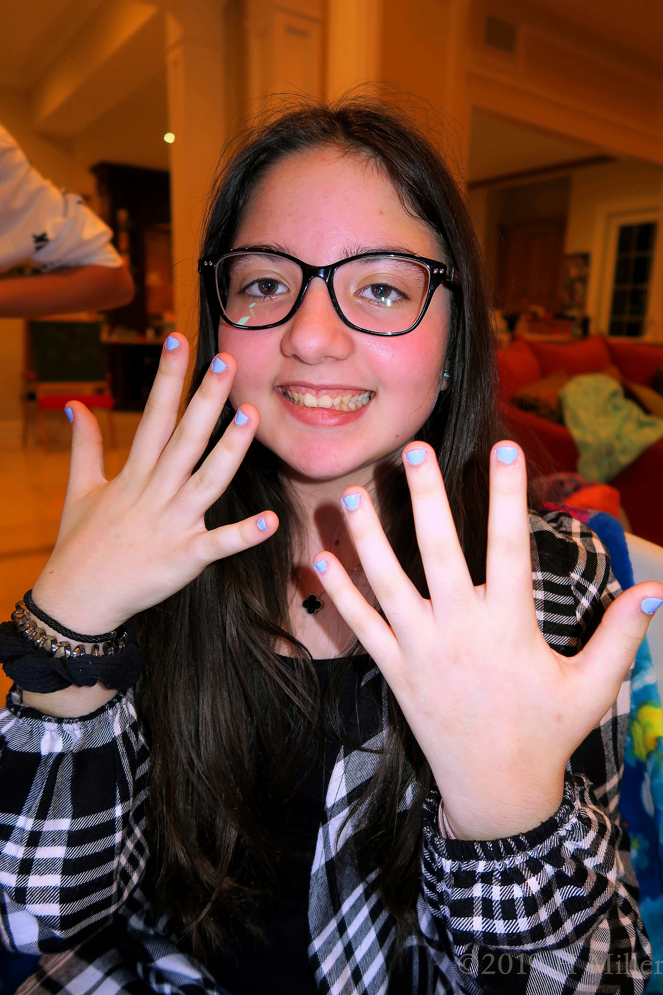 A Small Smile For Her Kids Mani! A Small Smile For Her Kids Mani!