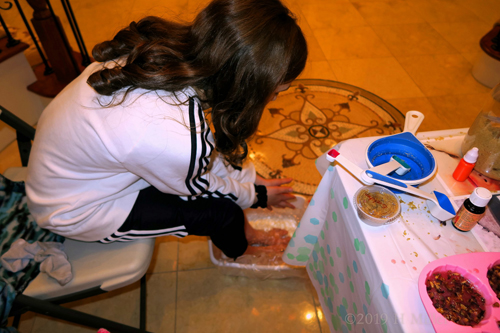 Salt Relaxes The Feet During Kids Pedicures! Salt Relaxes The Feet During Kids Pedicures!