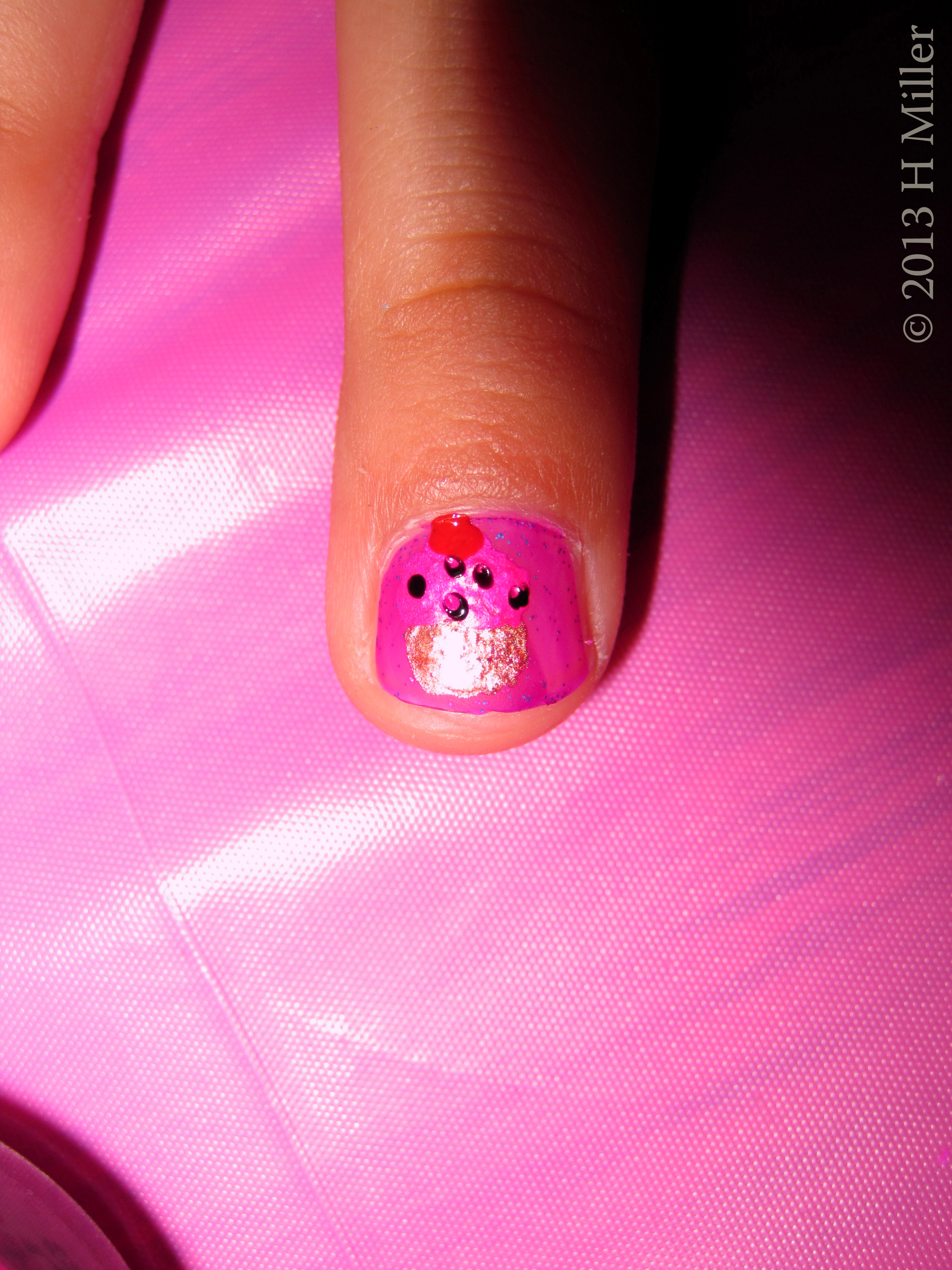 Cupcake Nail Art Super Close Up Cupcake Nail Art Super Close Up