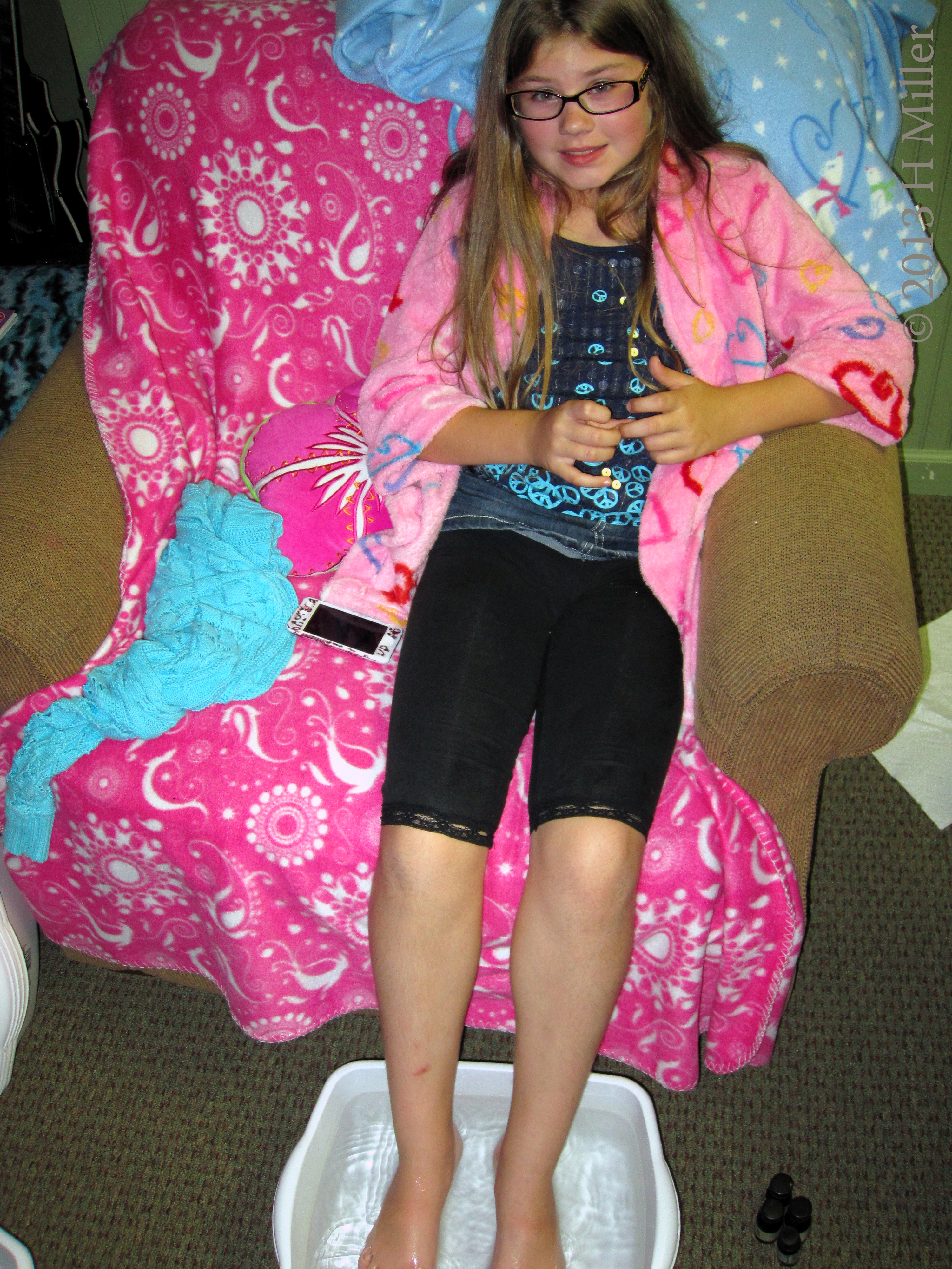 Foot Soak With Organic Sweet Orange Essential Oil For Kids Spa Guest Foot Soak With Organic Sweet Orange Essential Oil For Kids Spa Guest