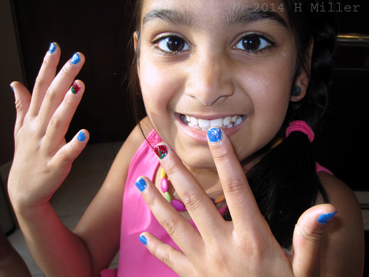 Manicure For Kids Strawberry Nail Art 