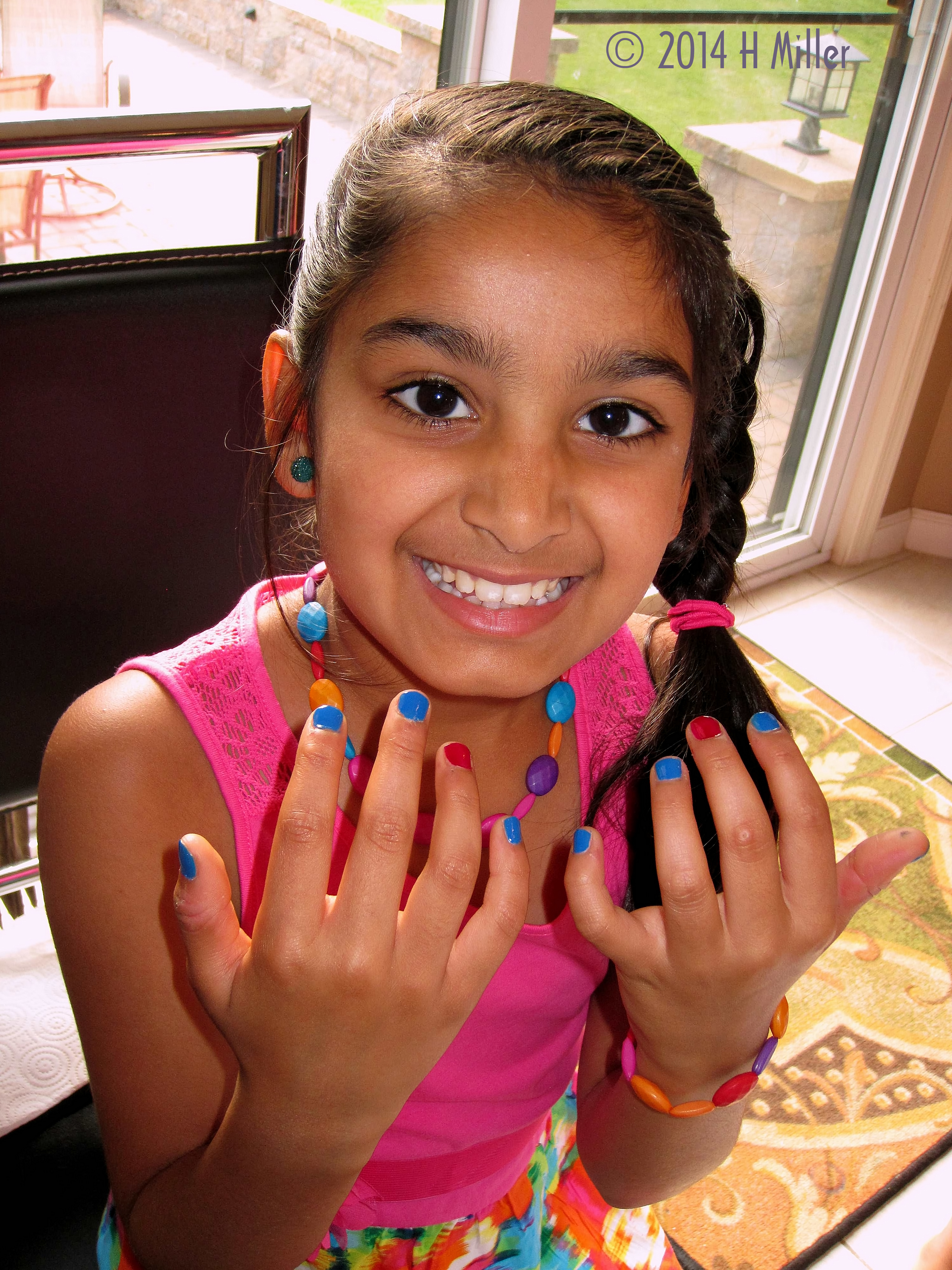 Kids Spa Mini Mani Nails Match Her Jewelry And Outfit! Nice! 