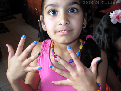 Girls Mani Nail Art Strawberries!!!!! Girls Mani Nail Art Strawberries!!!!!