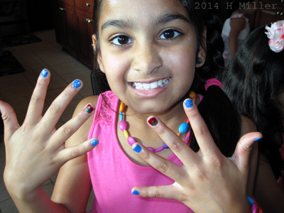 Kids Nail Art Strawberry Mani Lookds Real As Could Be! Kids Nail Art Strawberry Mani Lookds Real As Could Be!