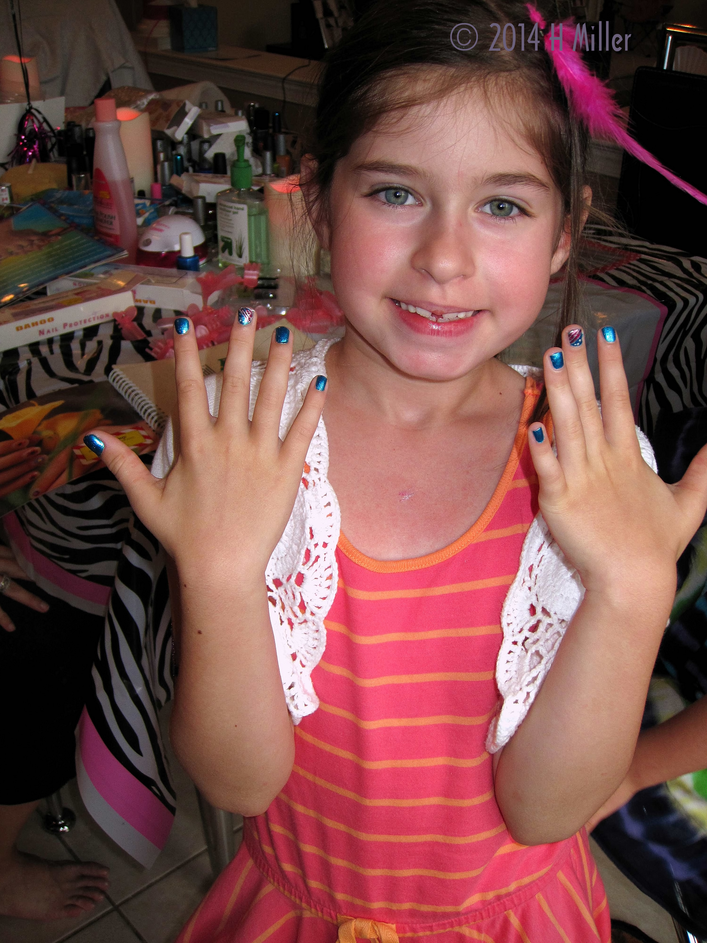 Kids Nail Art American Flag Design And Metallic Blue. Kids Nail Art American Flag Design And Metallic Blue.