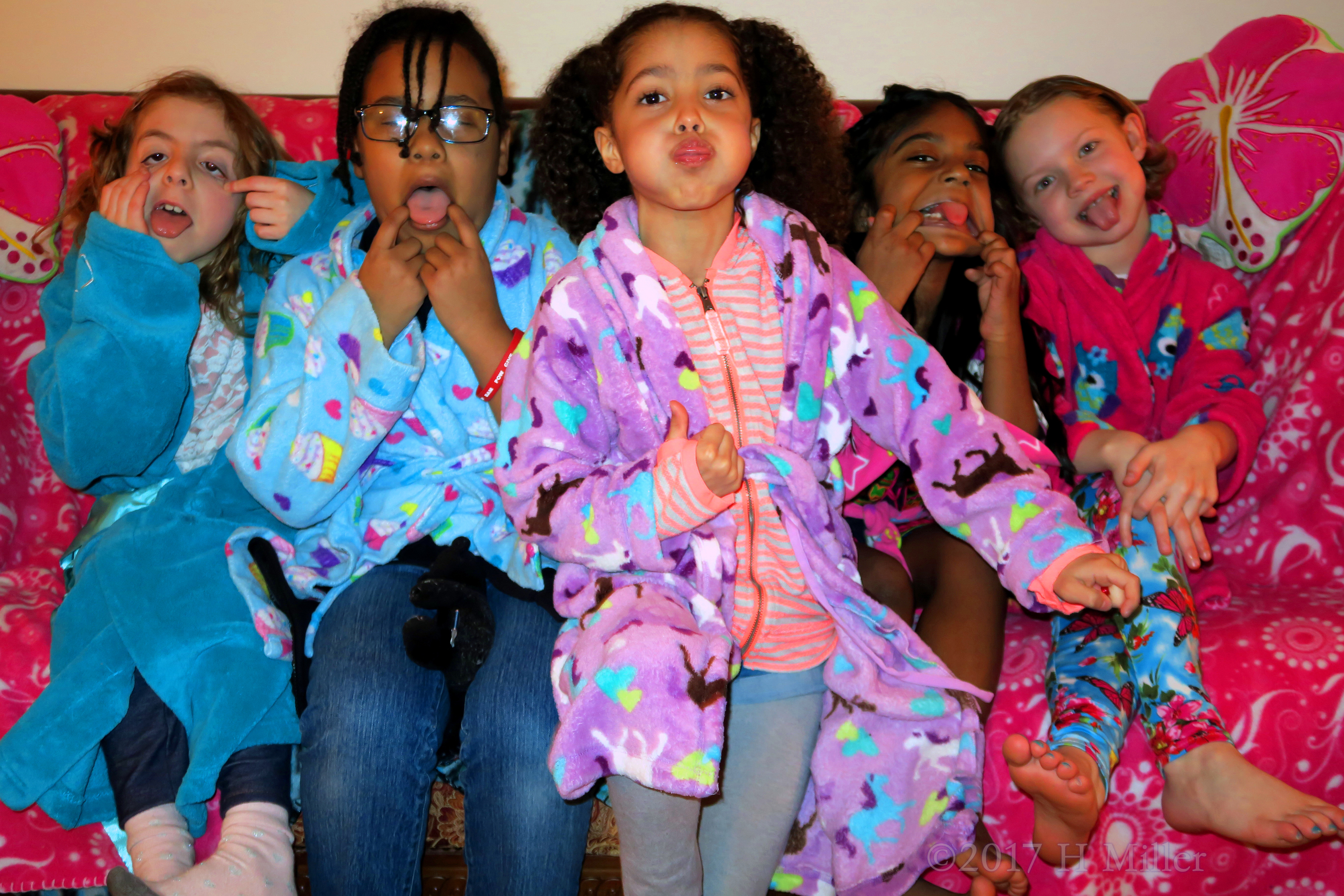 Silly Faces At The Spa For Girls! Silly Faces At The Spa For Girls!