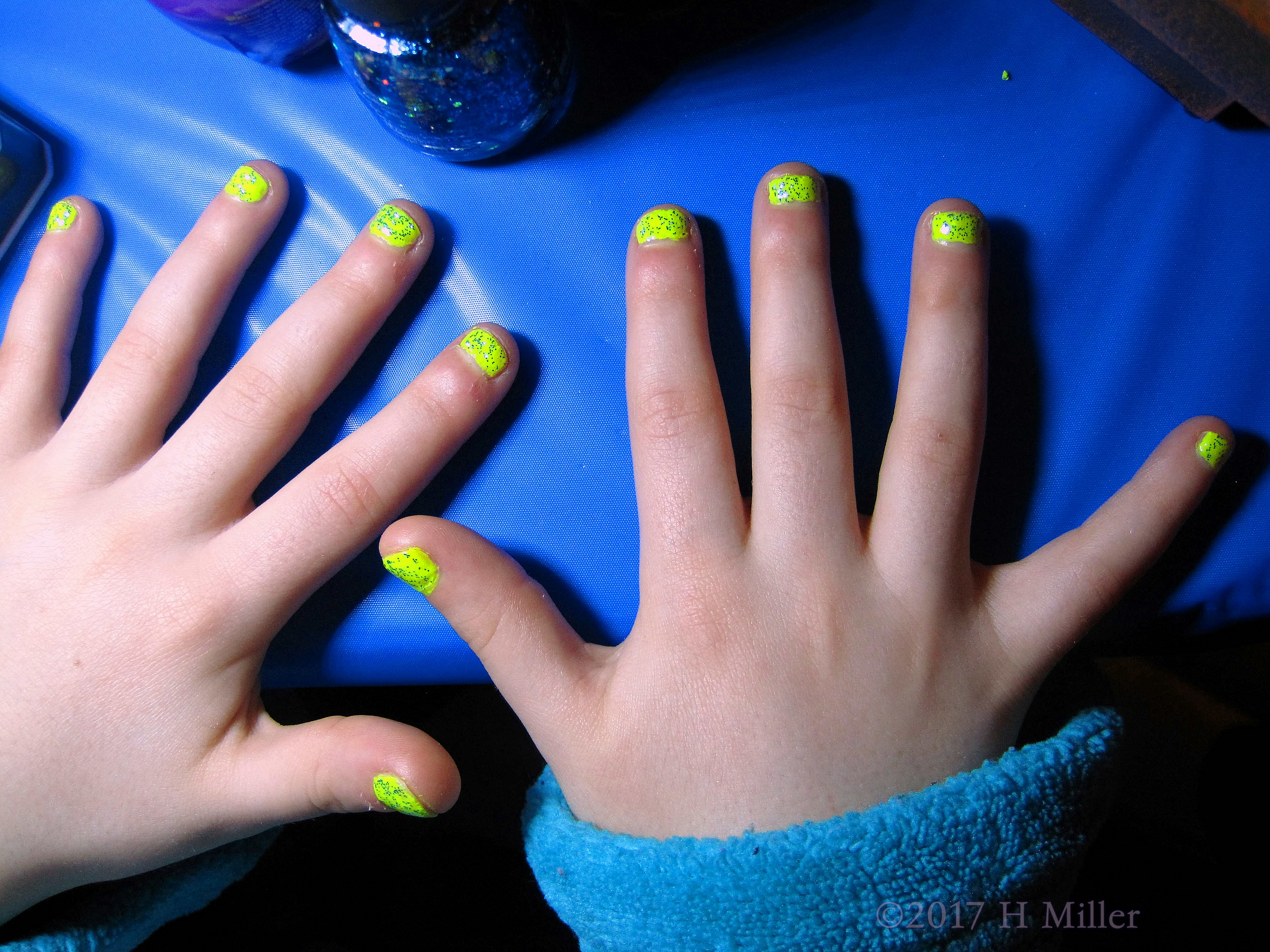 What A Pretty Sparkly Yellow Manicure Shade! What A Pretty Sparkly Yellow Manicure Shade!