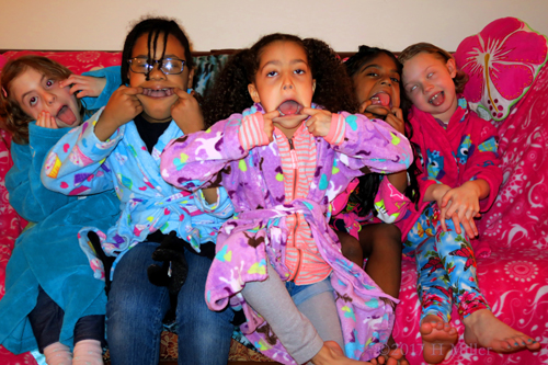 More Kids Spa Silly Faces! More Kids Spa Silly Faces!