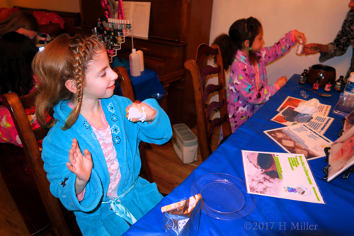 Ready To Start The Kids Crafts At The Spa Party. Ready To Start The Kids Crafts At The Spa Party.