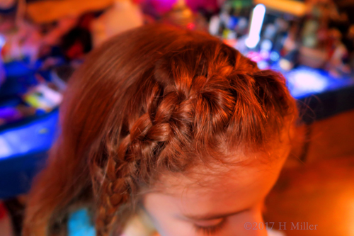 What A Pretty Braided Tiara Girls Hairstyle! What A Pretty Braided Tiara Girls Hairstyle!