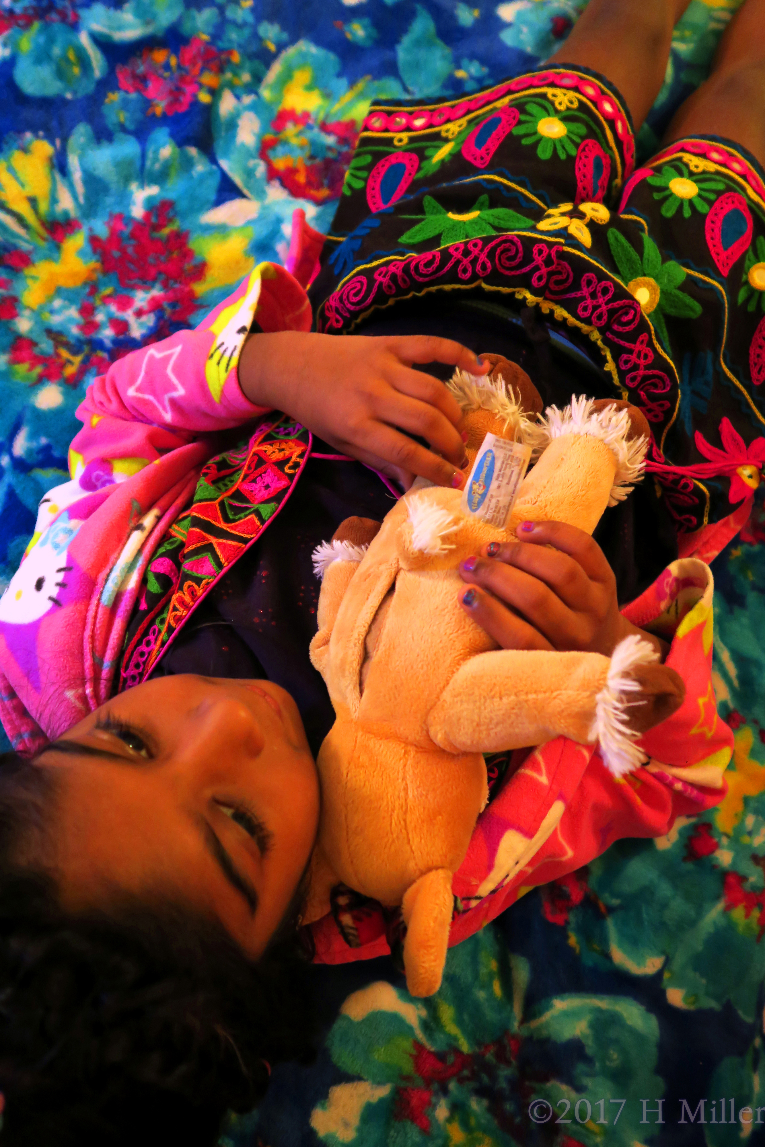 Facials For Girls Are Even More Comfortable With Her Fuzzy Stuffed Animal! Facials For Girls Are Even More Comfortable With Her Fuzzy Stuffed Animal!