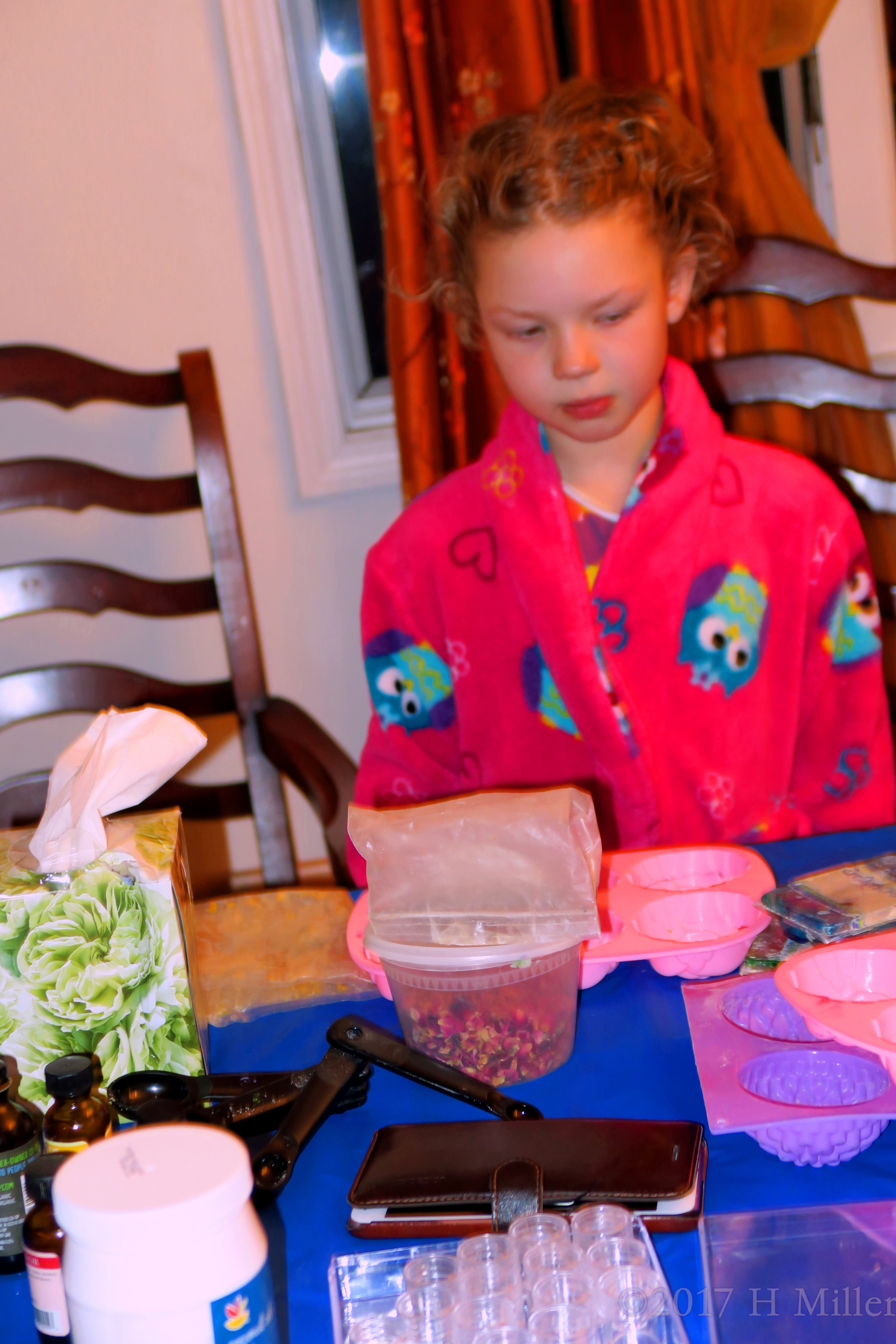 Making Kids Crafts At The Spa! Making Kids Crafts At The Spa!