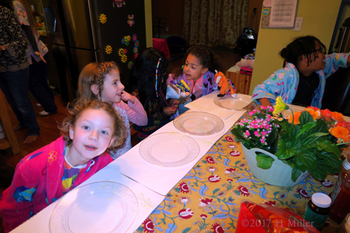 Pizza Time At The Spa For Girls! Pizza Time At The Spa For Girls!