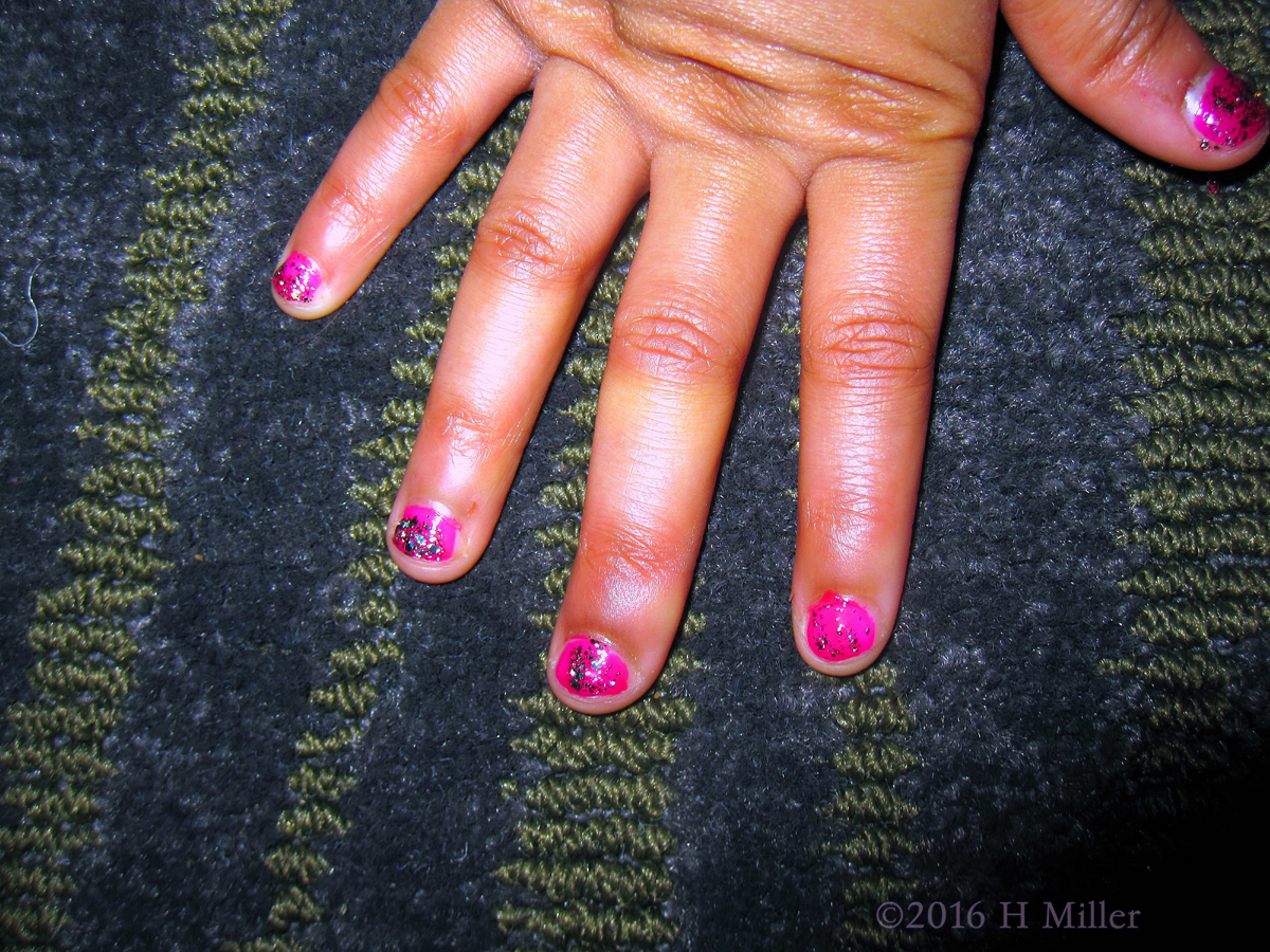 Fantastic Pink Glitter Mini Mani.