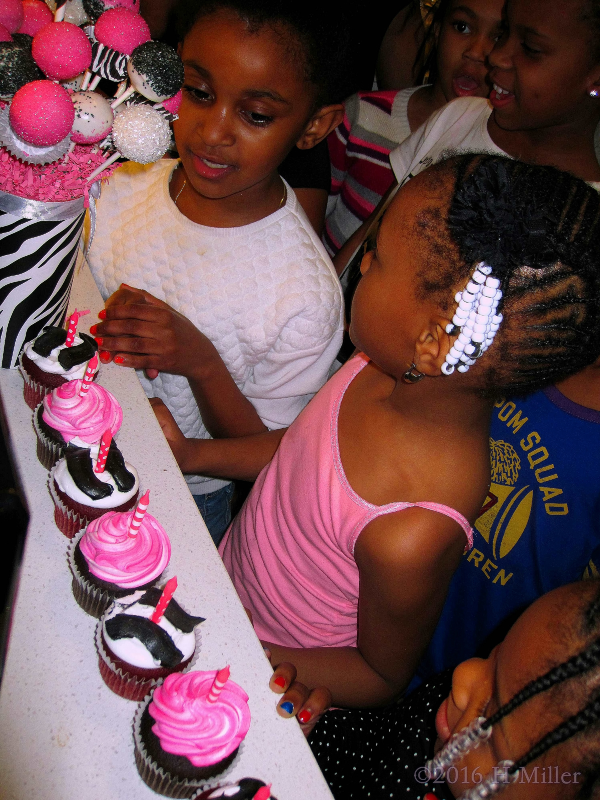 Kids Ready To Celebrate With Cupcakes At The Kids Spa. 