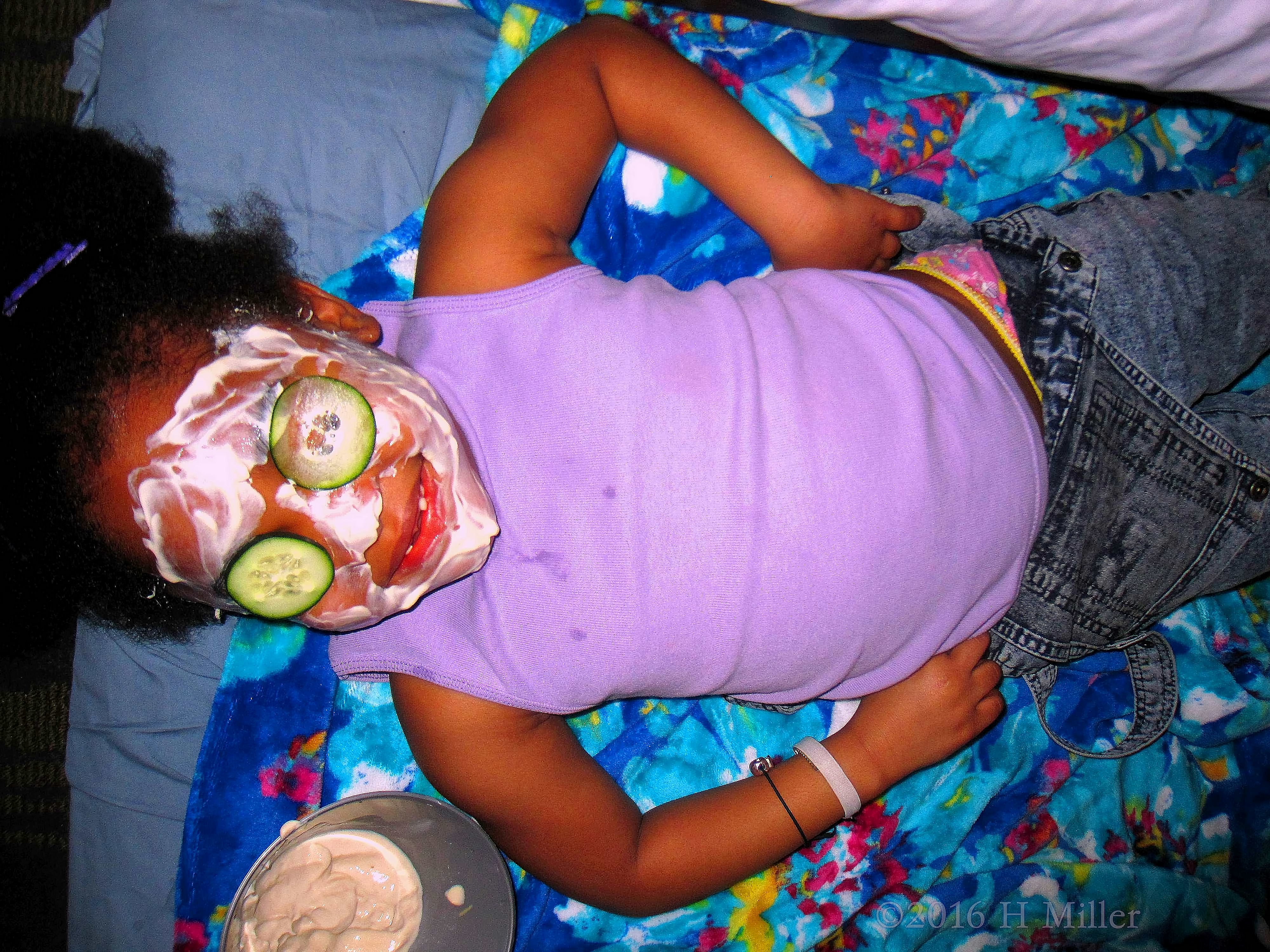 Relaxing During The Kids Facials At The Spa Party! Relaxing During The Kids Facials At The Spa Party!