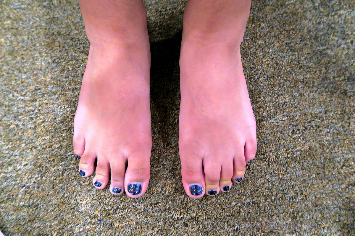 Wow! What A Lovely Kids Pedicure With Purple Black And Glitter 