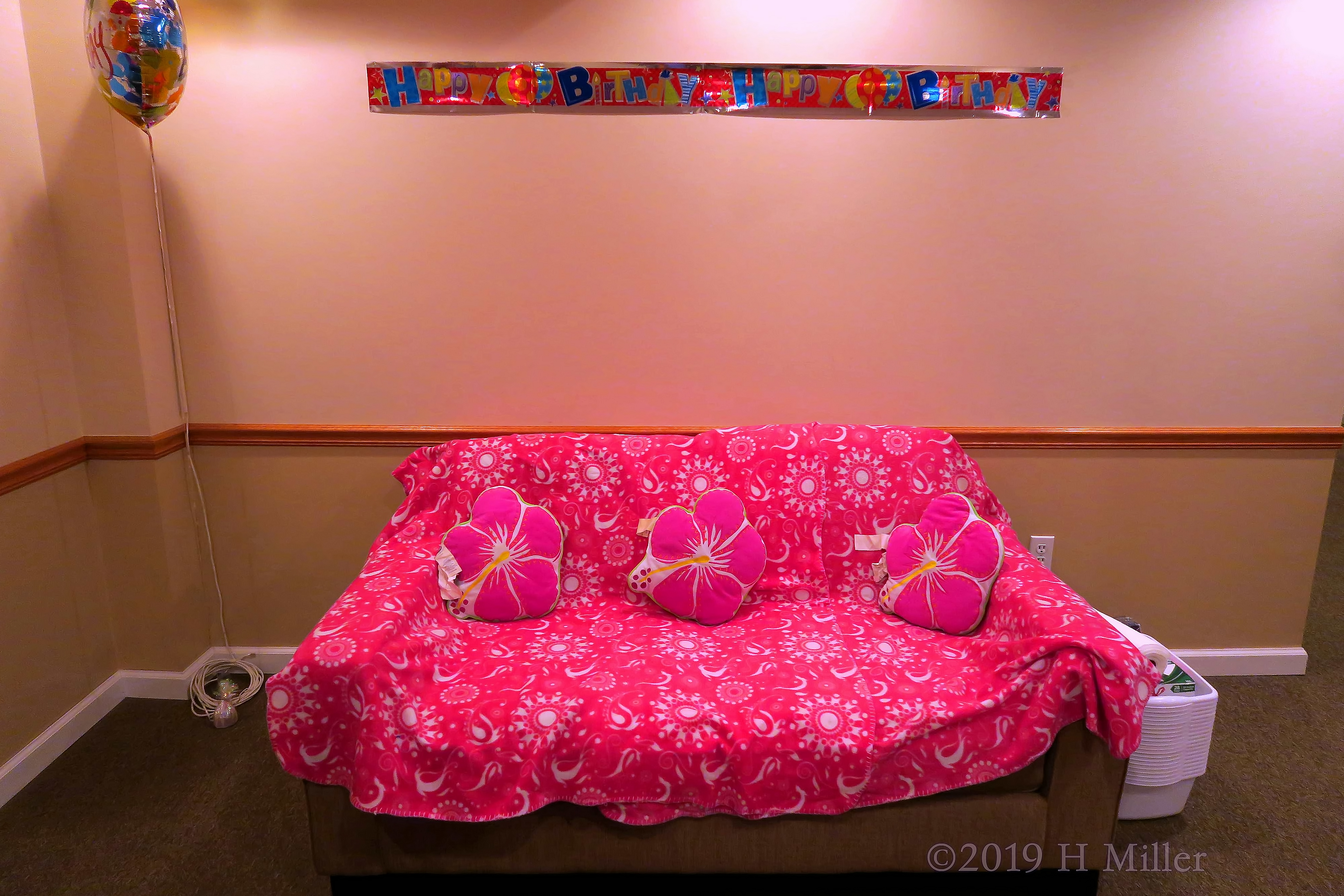 Comfy Spa Lounges For The Kids Spa Party
