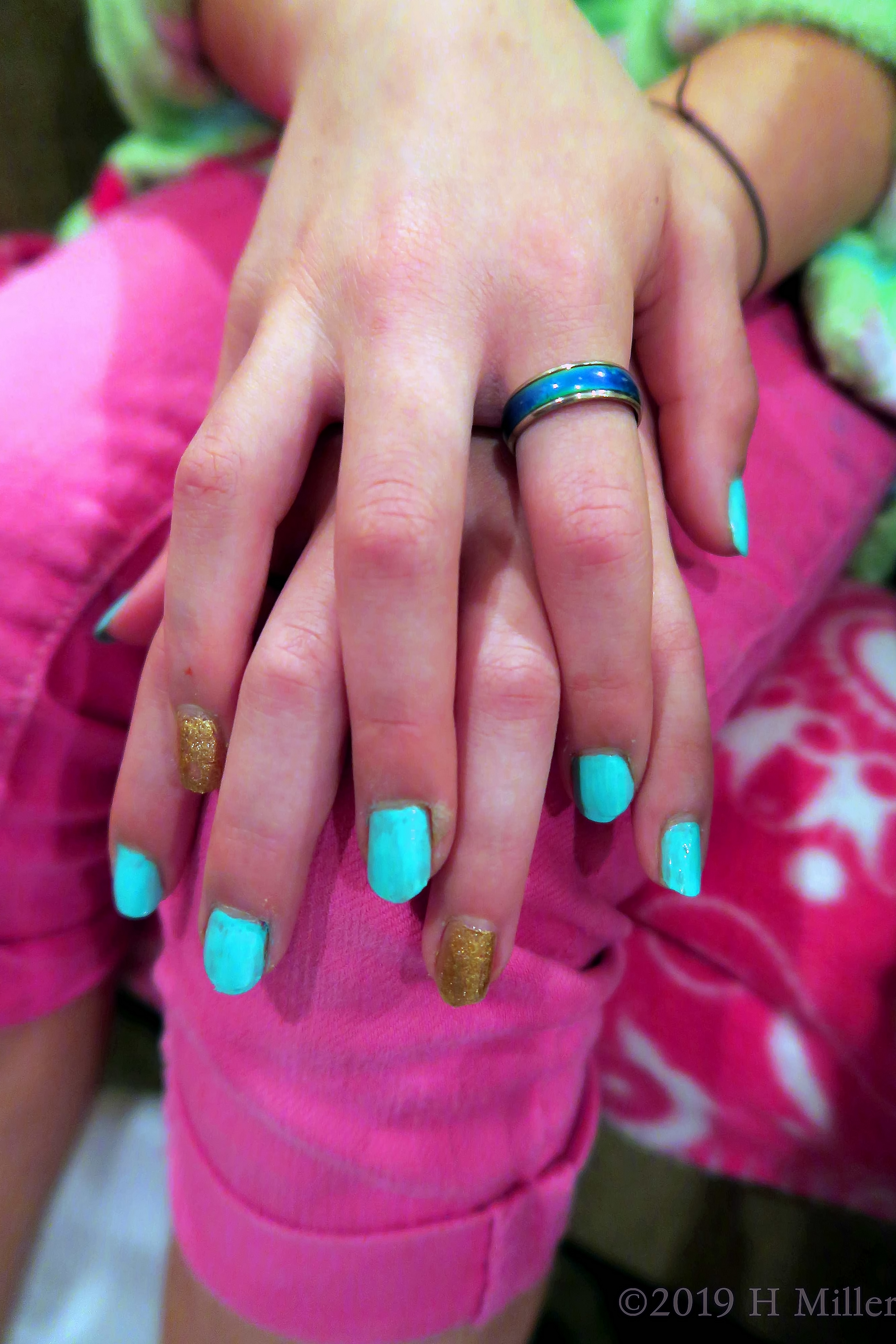 Have A Look At This Pretty Blue Kids Mini Mani With Gold Accent Nail! Have A Look At This Pretty Blue Kids Mini Mani With Gold Accent Nail!