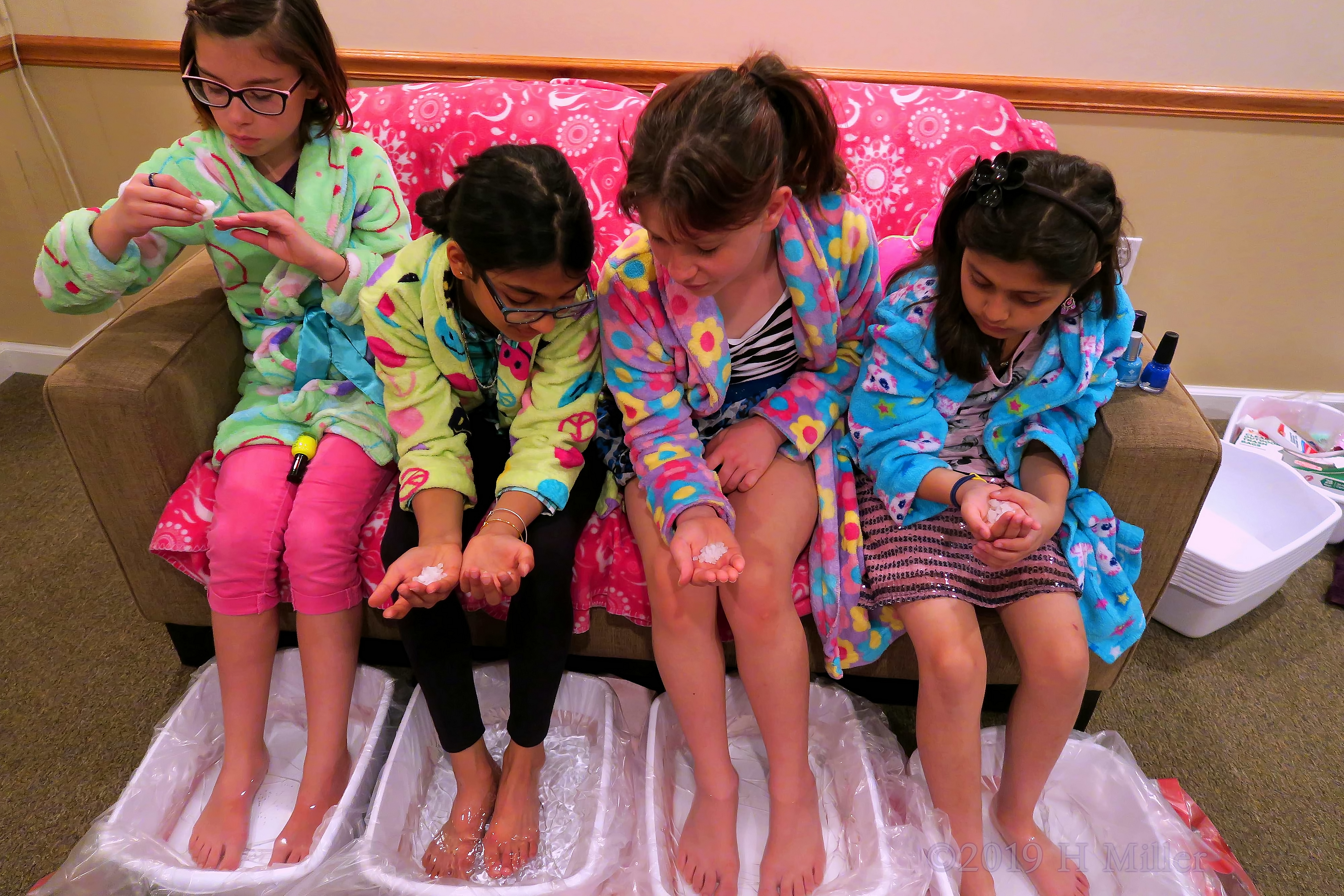 Let's Get The Kids Pedis Pampering On! Let's Get The Kids Pedis Pampering On!