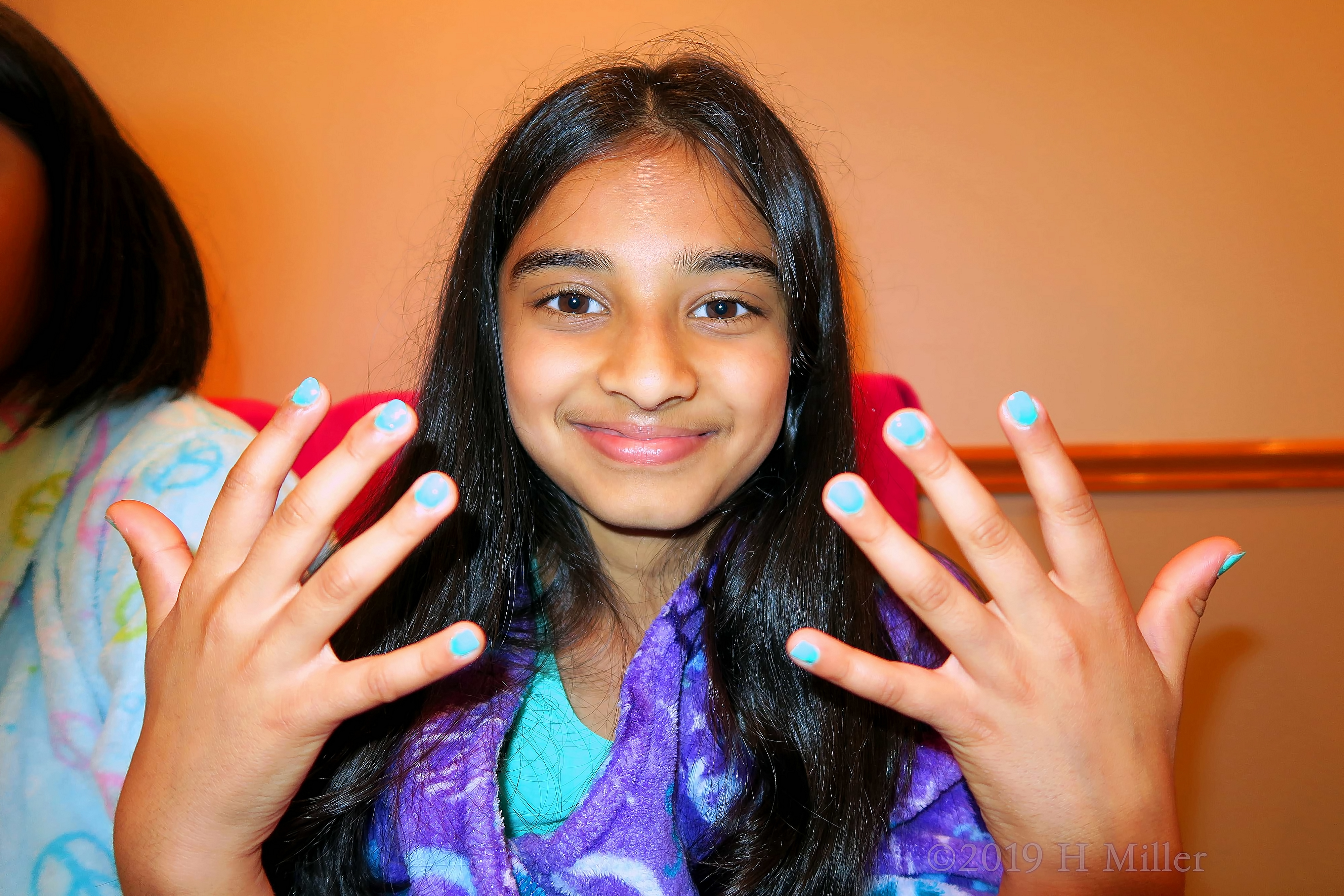 Nidhi Happily Shows Off Her Cool Girls Manicure! Nidhi Happily Shows Off Her Cool Girls Manicure!