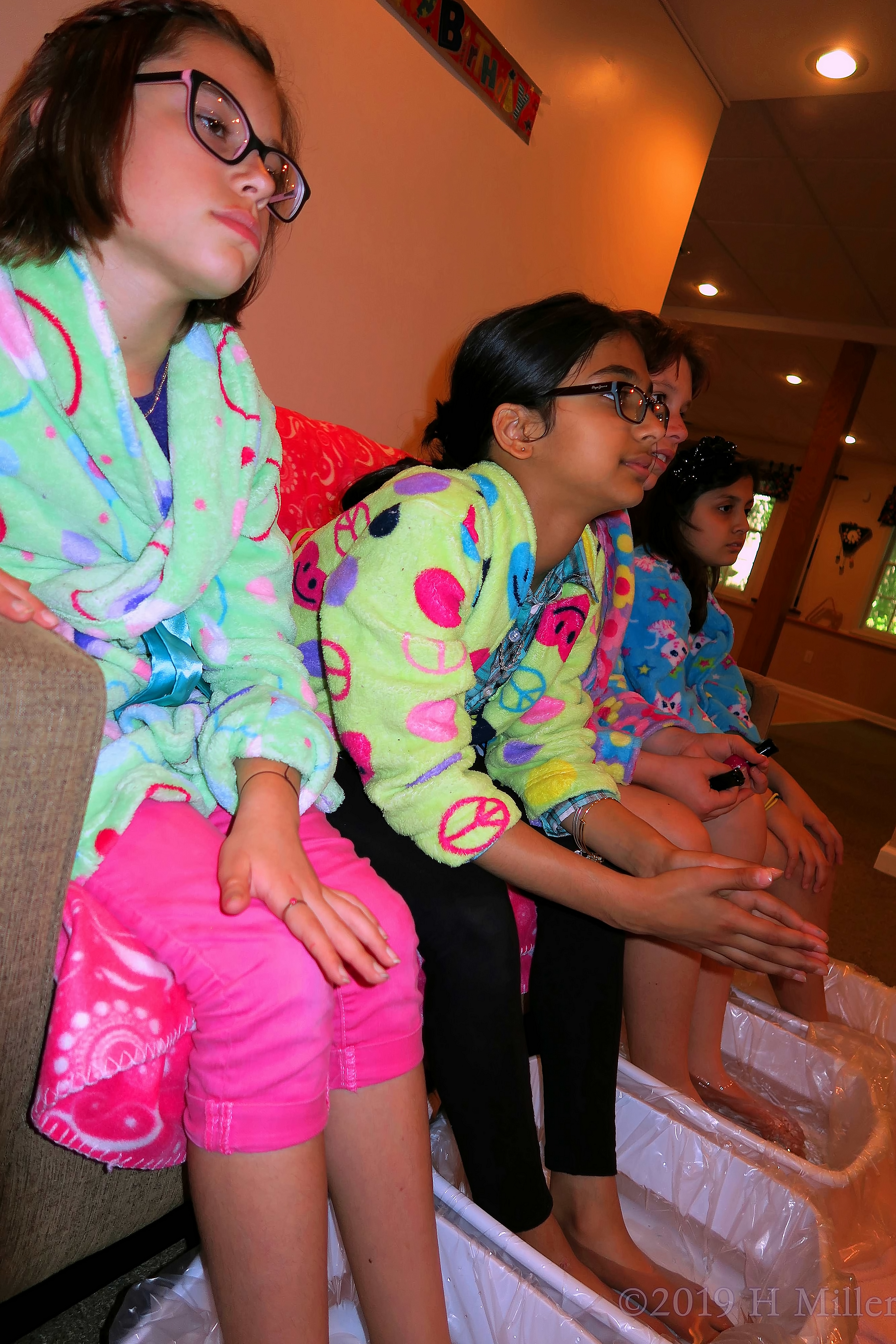 This Spa Party Guest Is So Relaxed During Pedicures For Girls! This Spa Party Guest Is So Relaxed During Pedicures For Girls!