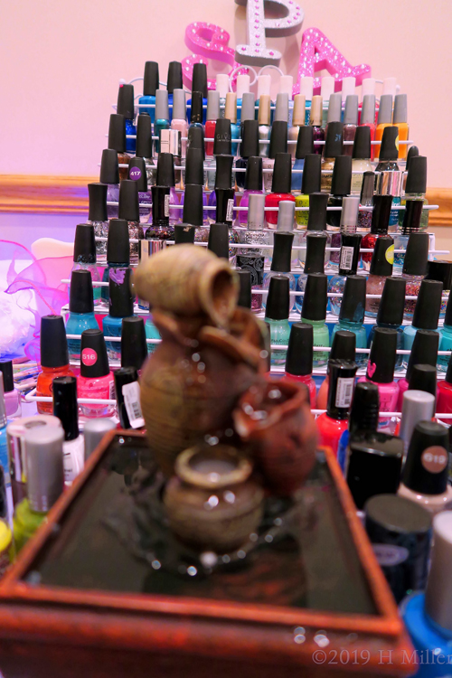 So Many Pretty Nail Colors At The Nail Salon For Girls So Many Pretty Nail Colors At The Nail Salon For Girls