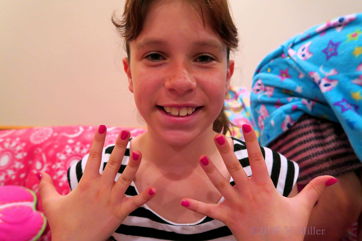 This Bright Pink Kids Manicure Is So Cool