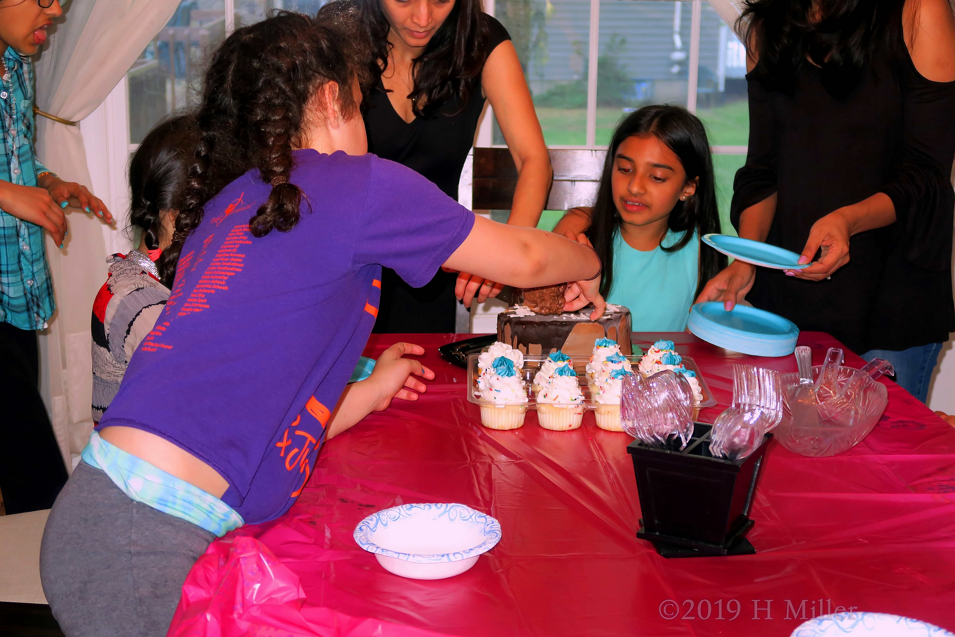 Everyone Gets A Slice Of Yummy Cake! Everyone Gets A Slice Of Yummy Cake!