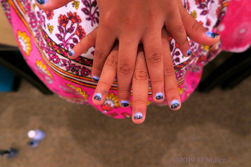 Can't Get Enough Of This Lovely Combo Of Blue And Purple Ombre Nail Design With Glitter, On Her Kids Mani! Can't Get Enough Of This Lovely Combo Of Blue And Purple Ombre Nail Design With Glitter, On Her Kids Mani!