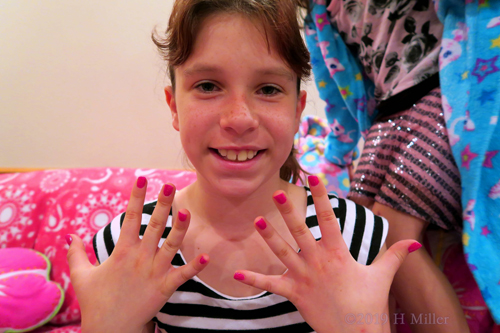 Yes To This Pretty Girls Manicure Yes To This Pretty Girls Manicure