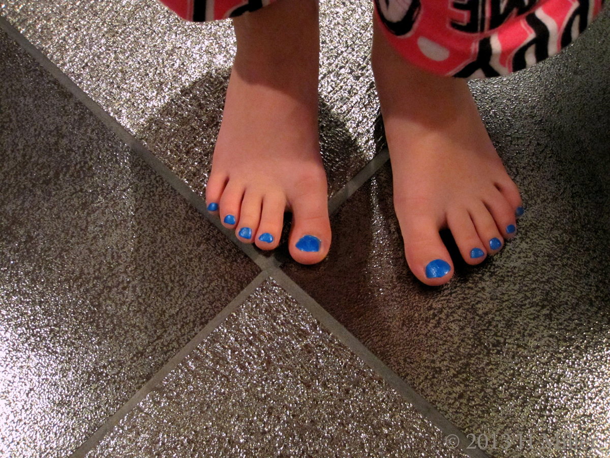 Another Spa Party Guest Choosing Blue Toenail Polish!