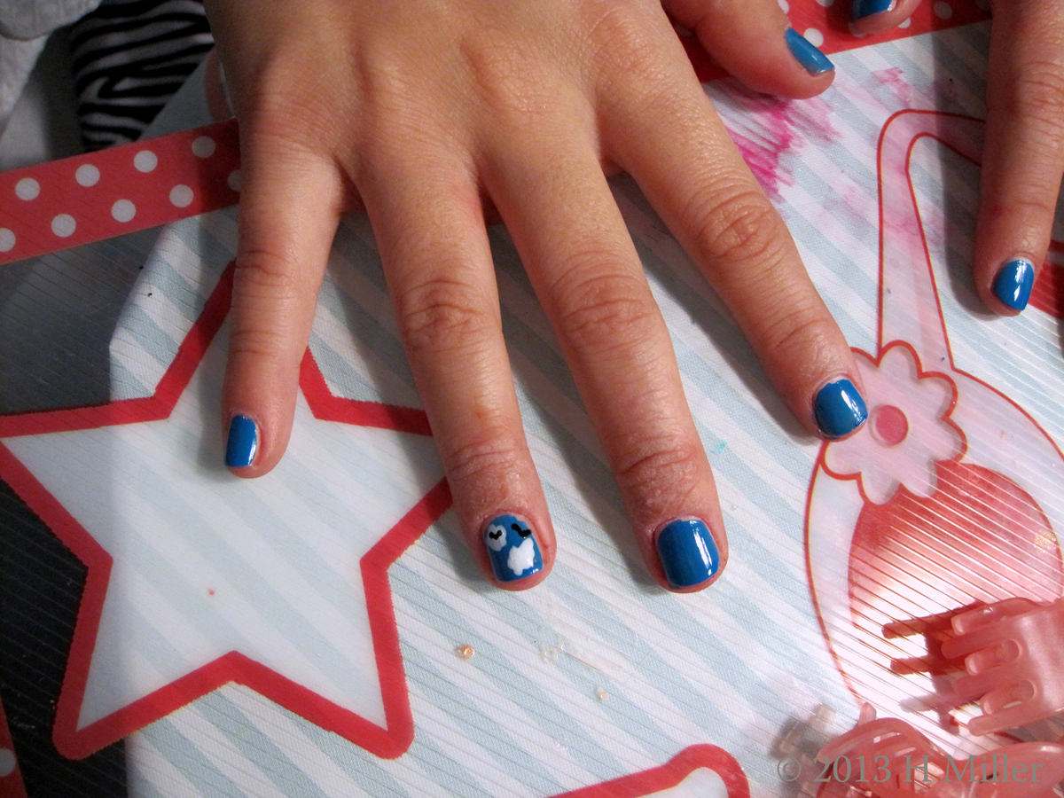 Girls Spa Mini Mani Nail Art Close Up