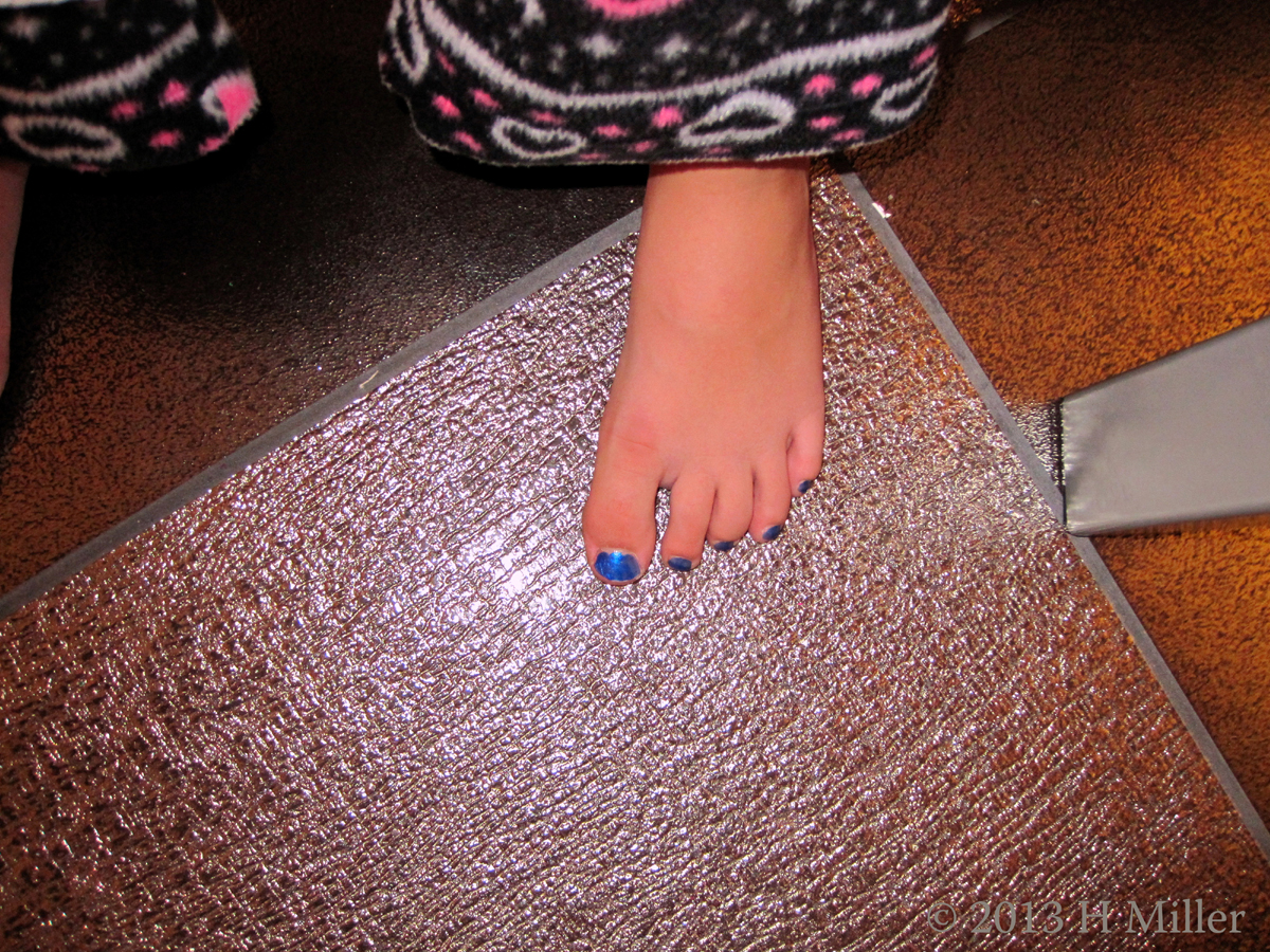 Kids Pedicure Metallic Blue Electric Nail Polish 