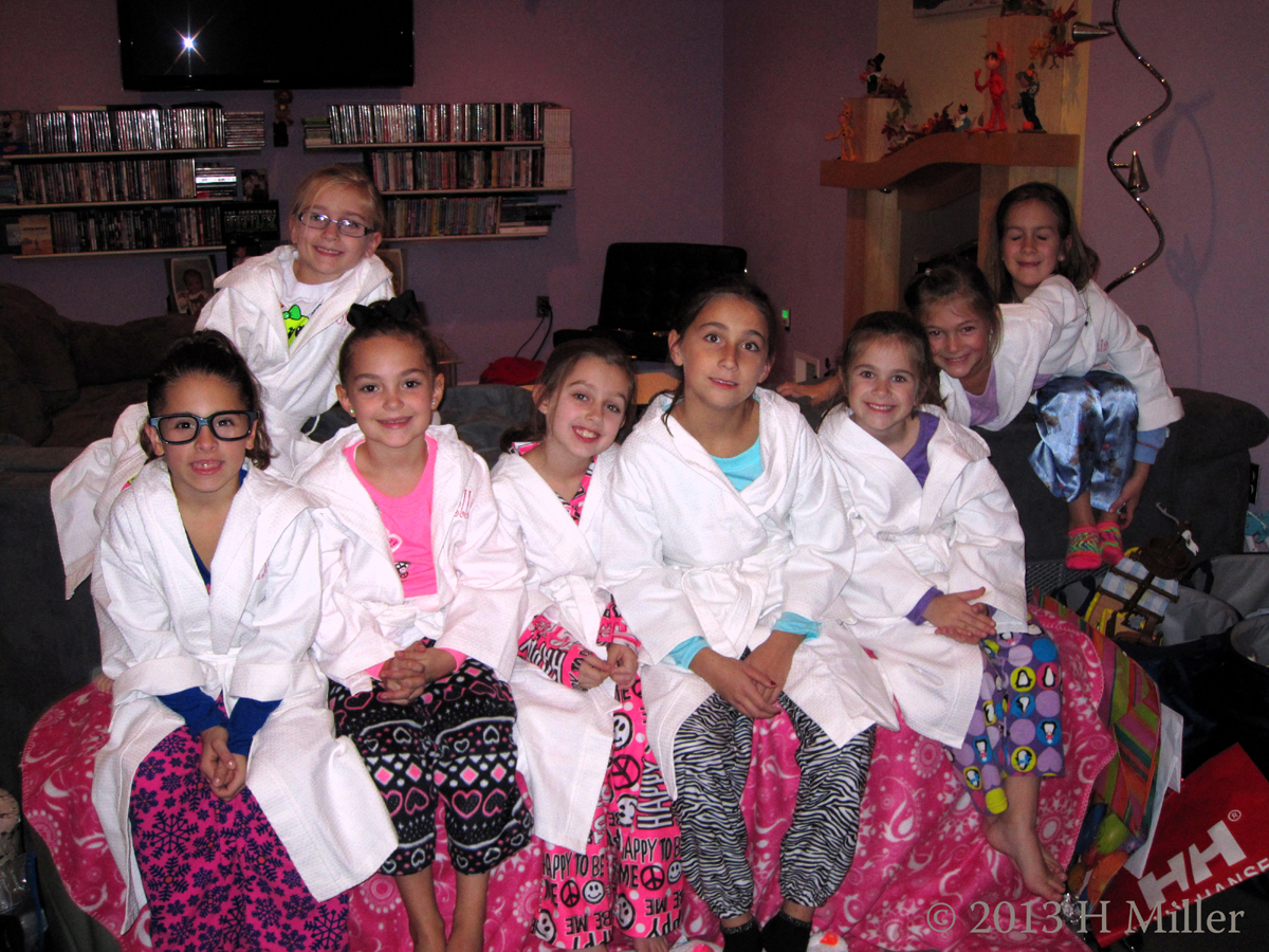 Spa Party For Girls Group Pic