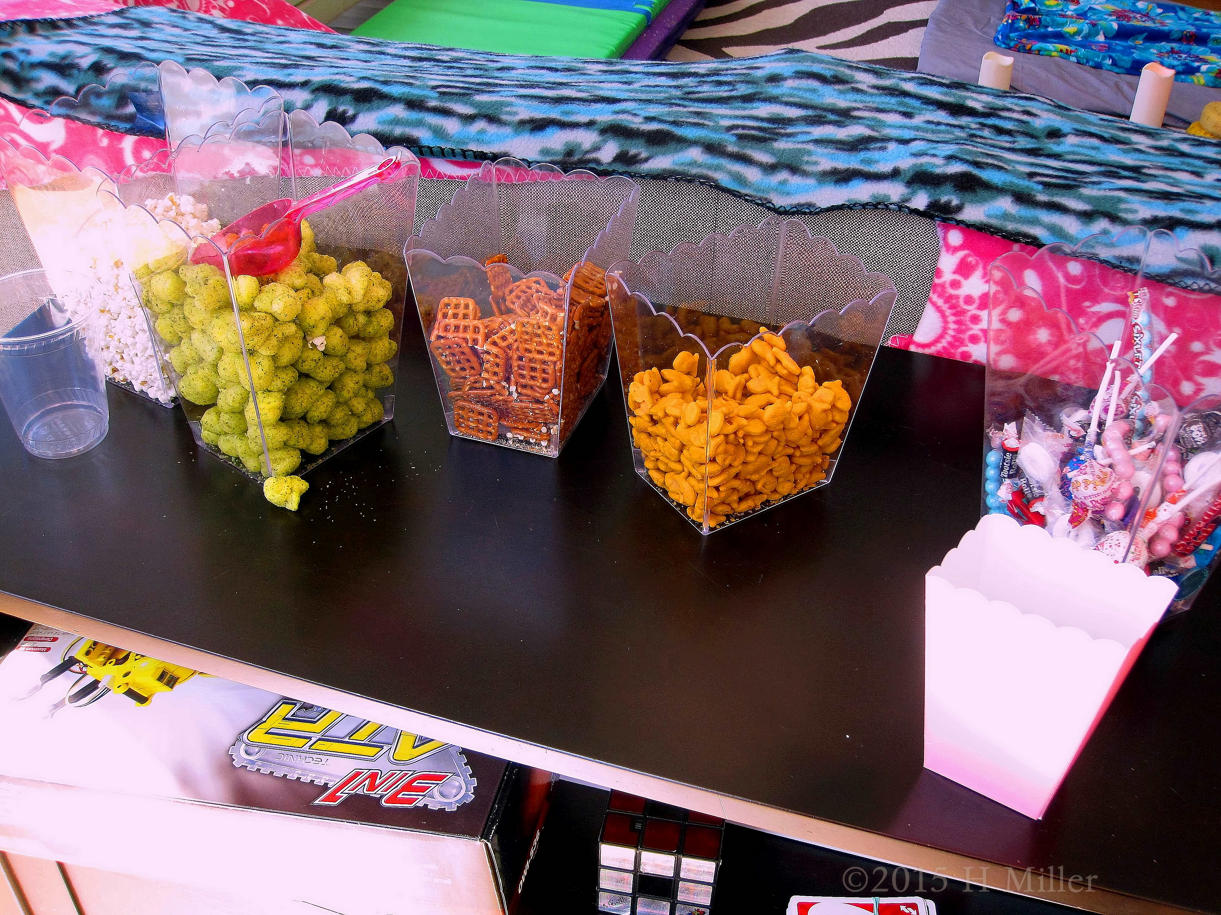 Snacks! Yes! Snacks! Yes!